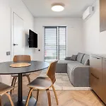Fresh & Functional I Pool I Cohost Apartment