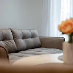 Fresh & Functional I Pool I Cohost Apartment