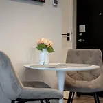 Fresh & Functional I Pool I Cohost Apartment