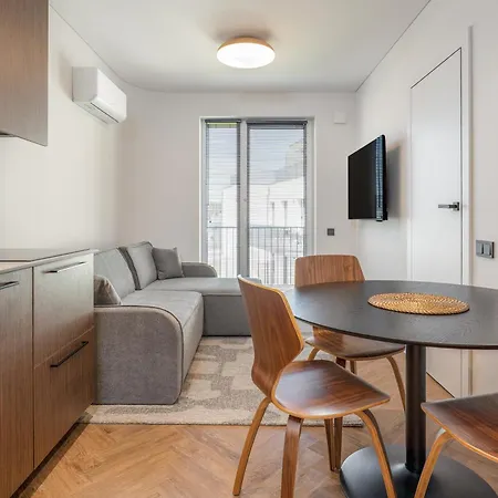 Fresh & Functional I Pool I Cohost * Palanga