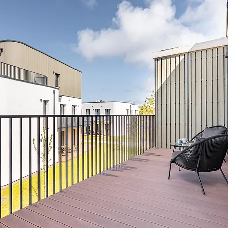 Fresh & Functional I Pool I Cohost *