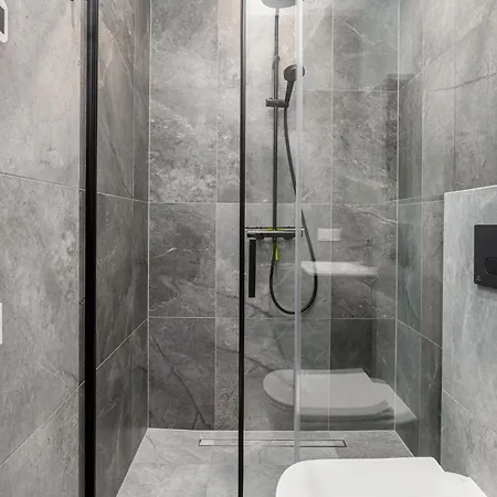 Butas Fresh & Functional I Pool I Cohost