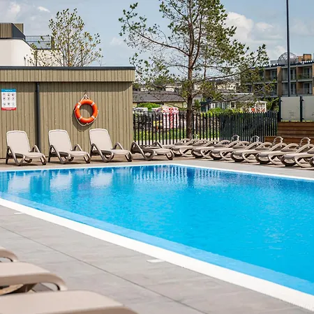 Fresh & Functional I Pool I Cohost * Palanga