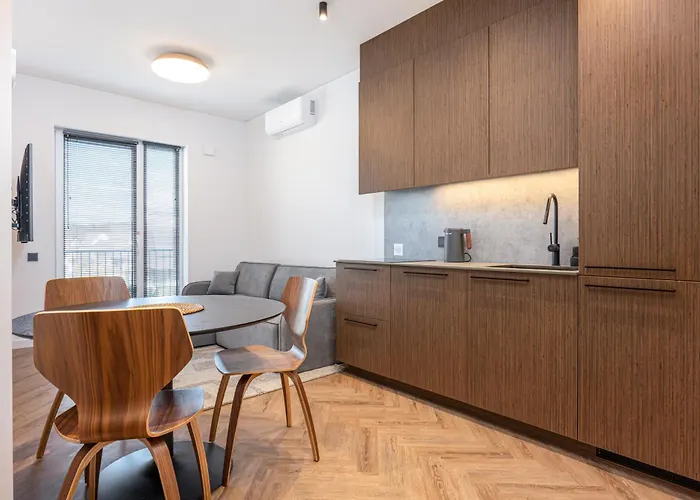 Fresh & Functional I Pool I Cohost Palanga