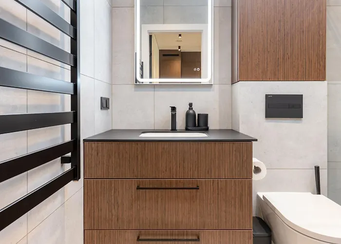 Fresh & Functional I Pool I Cohost *