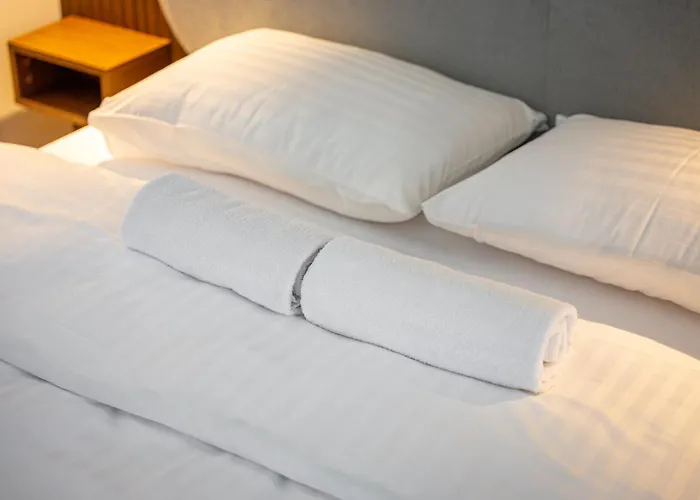 Fresh & Functional I Pool I Cohost Daire Palanga