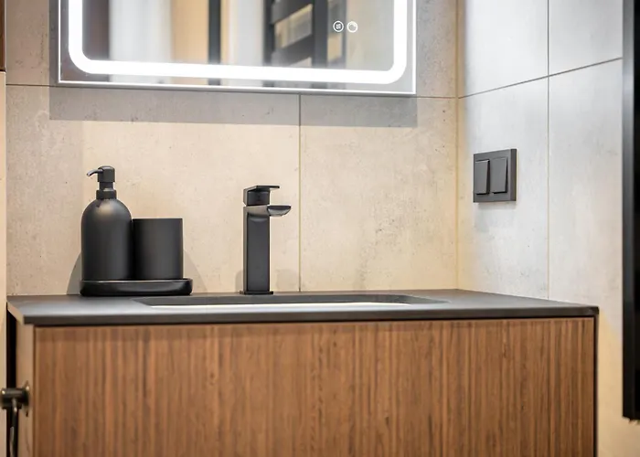 Fresh & Functional I Pool I Cohost * Palanga