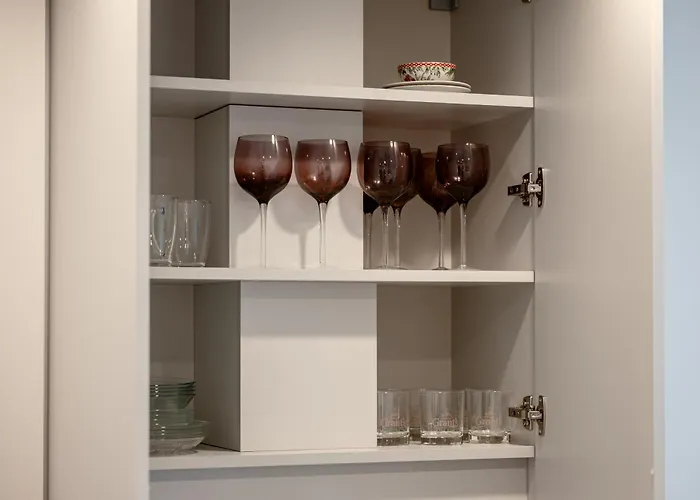 Fresh & Functional I Pool I Cohost