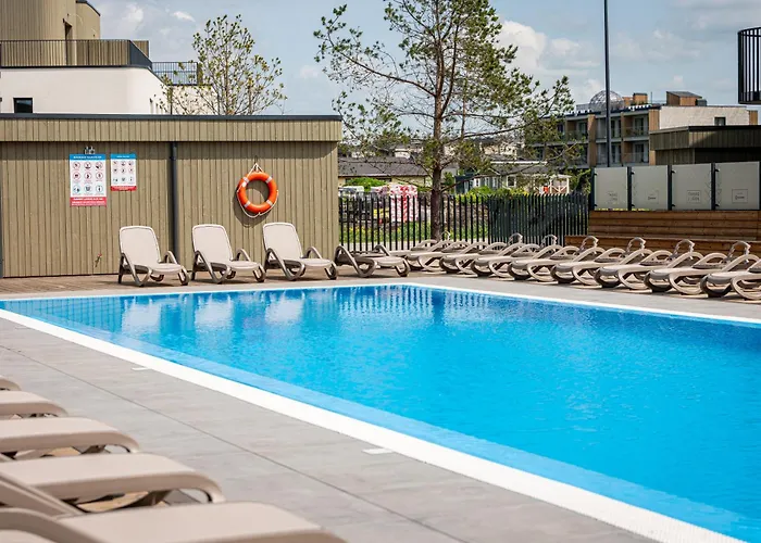 Fresh & Functional I Pool I Cohost * Palanga